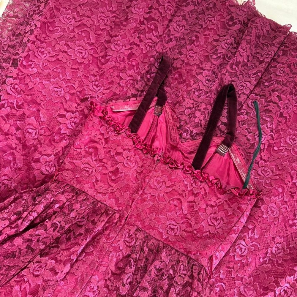 Burgundy lace gown dress Fancy Frocks size 5 magenta lace gown - Picture 6 of 6